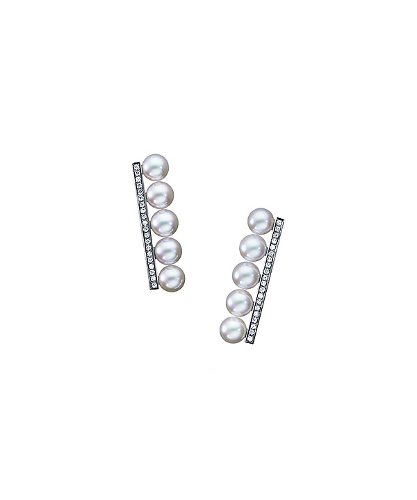 バランス ダイヤモンド パヴェ ピアス - 阪急百貨店 | WEBカタログ