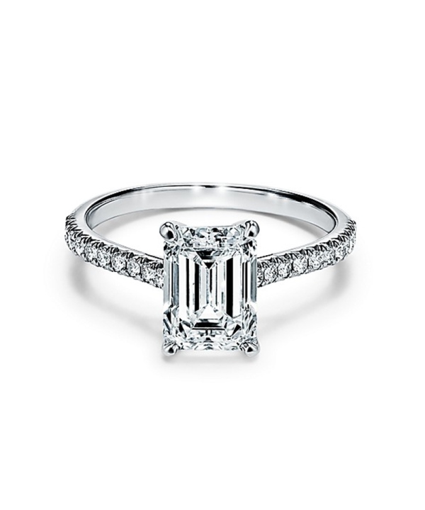 ダイヤモンドリング プラチナ エメラルドカット 婚約指輪
