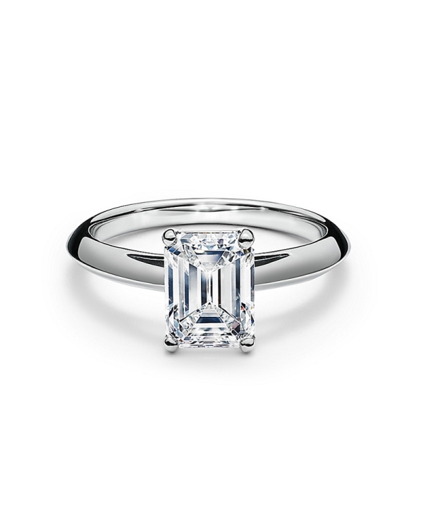 エメラルド カット ダイヤモンド エンゲージメント リング - 阪急