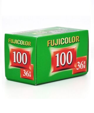 富士フイルム　FUJICOLOR 100 カラーネガフィルム　（ 価格：店頭でご確認ください ）