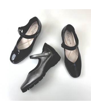 ベルト付きコンフォートパンプス