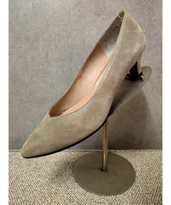 FERRAGAMO フェラガモ エナメル パンプス ベージュ Salvatore